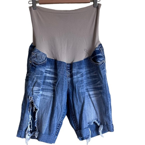 Wallflower Materity shorts heavily distressed size XL